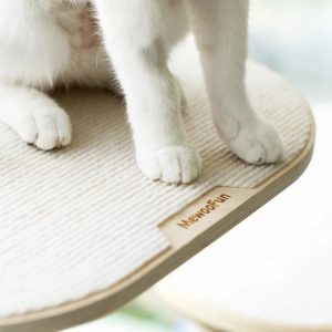 Arbre-a-chat-exterieur-plateforme-pour-fenetre